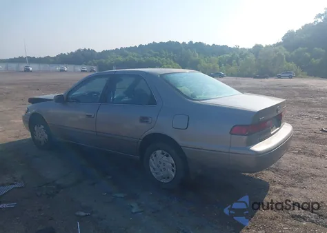 1999 Toyota Camry Le from USA, damaged, VIN 4T1BG22KXXU445889
